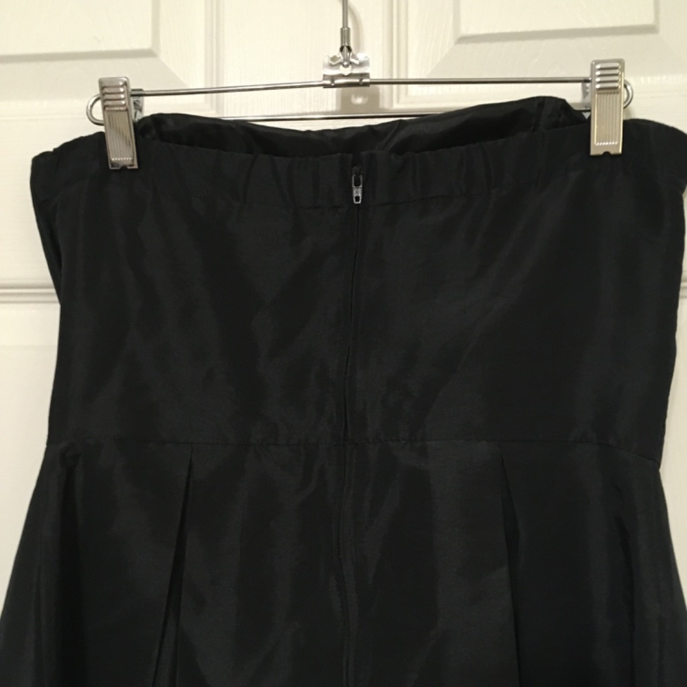 Boned Bodice Strapless Cocktail Dress - AMAZING DETAILS - Picture 3 of 5